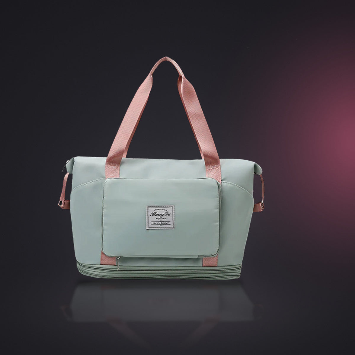 ENGORI TravelFit Maxi Bag in Grüngrau, Vorderansicht mit geschlossener Fronttasche und Schultergurt, freigestellt auf dunkler Studiofläche